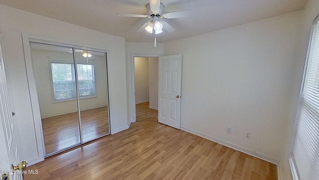 Building Photo - 303 Putnam Dr