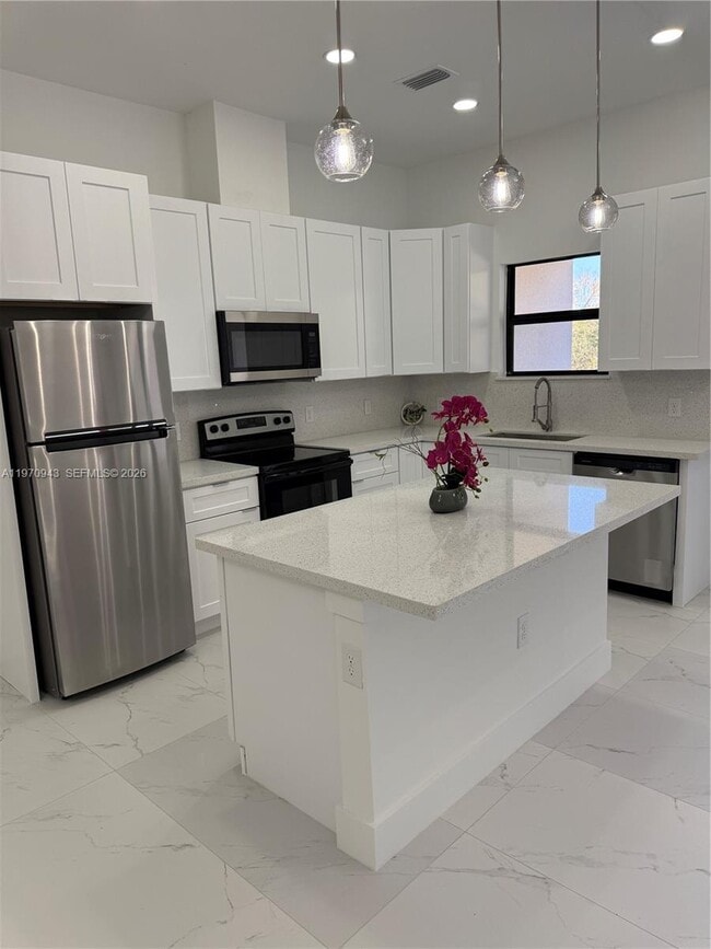 Building Photo - 20 Organ St