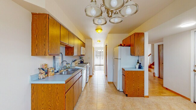 Building Photo - 468 Minnesota Cir