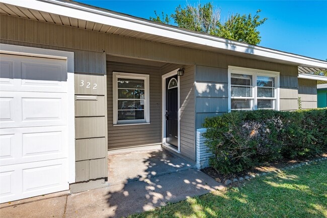 Primary Photo - 322 24th Ave N