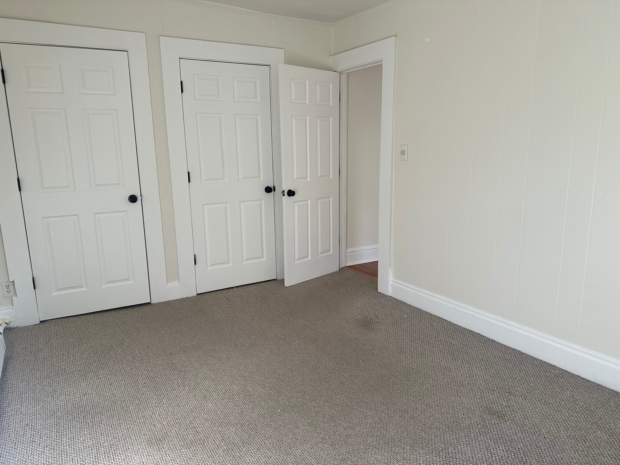 Building Photo - 10 Clinton St