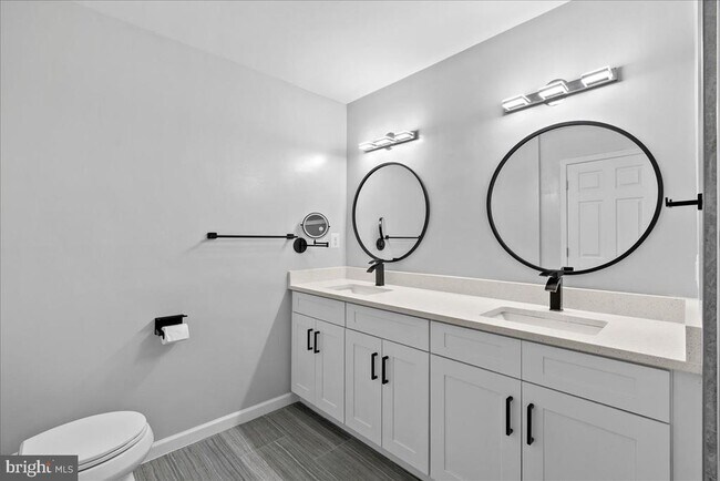 Building Photo - 9303 Macswain Pl