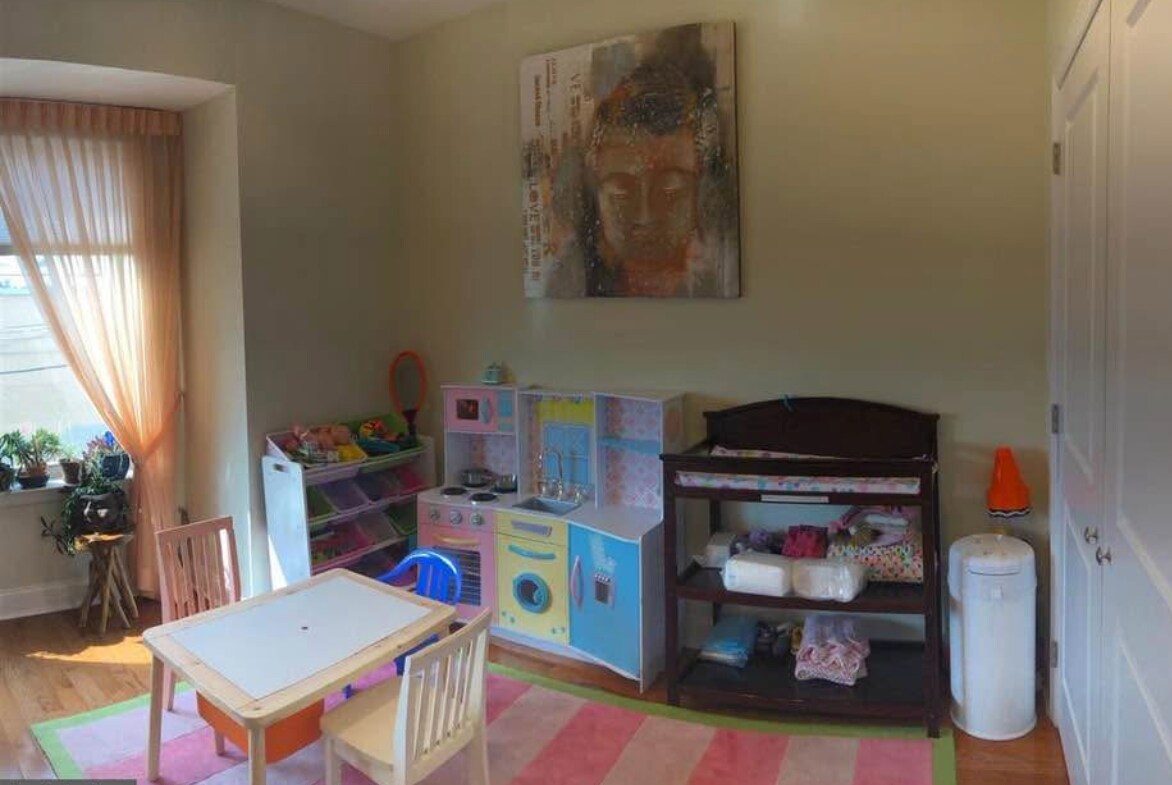 Bedroom 1 - 1621 Carpenter St