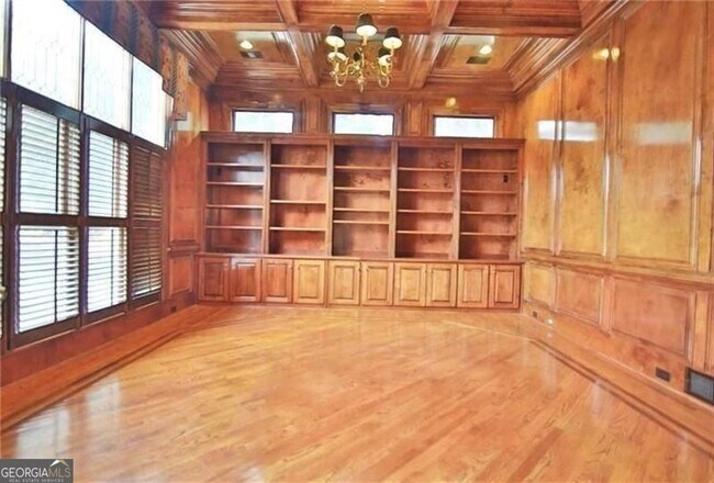 Building Photo - 2737 Tarva Pl