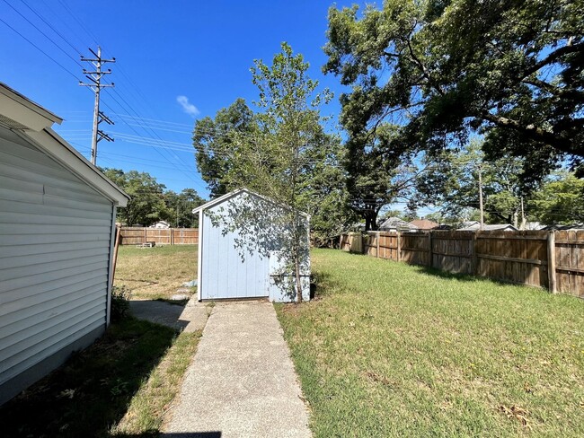 Building Photo - Two Bedroom Home in Muskegon