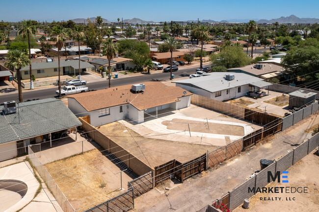 Building Photo - 4 Bed/2Bath Home at 39th Ave/Camelback! Re...
