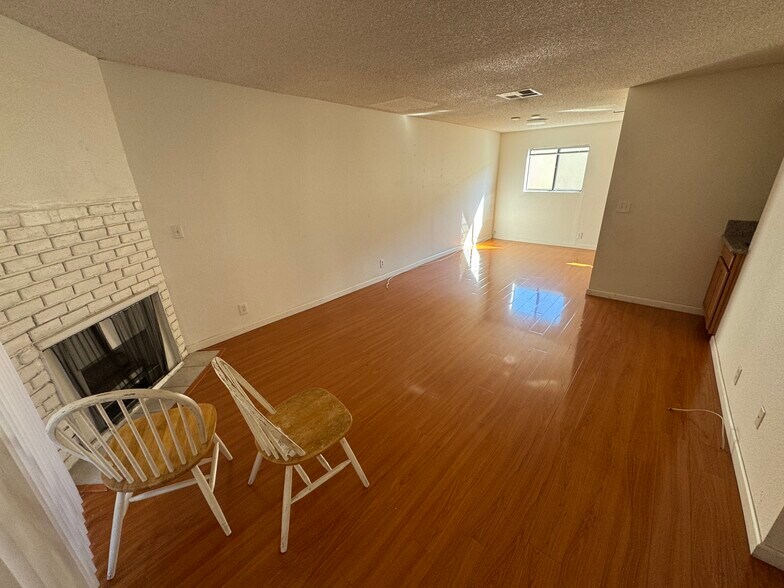 Building Photo - 106 N Chapel Ave