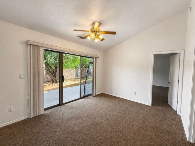 Building Photo - 353 Prescott Dr