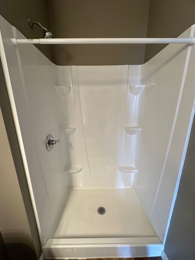 Building Photo - 820 York St