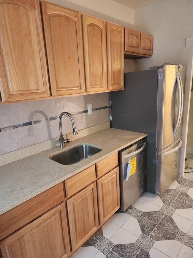 Primary Photo - 50-34 41st St