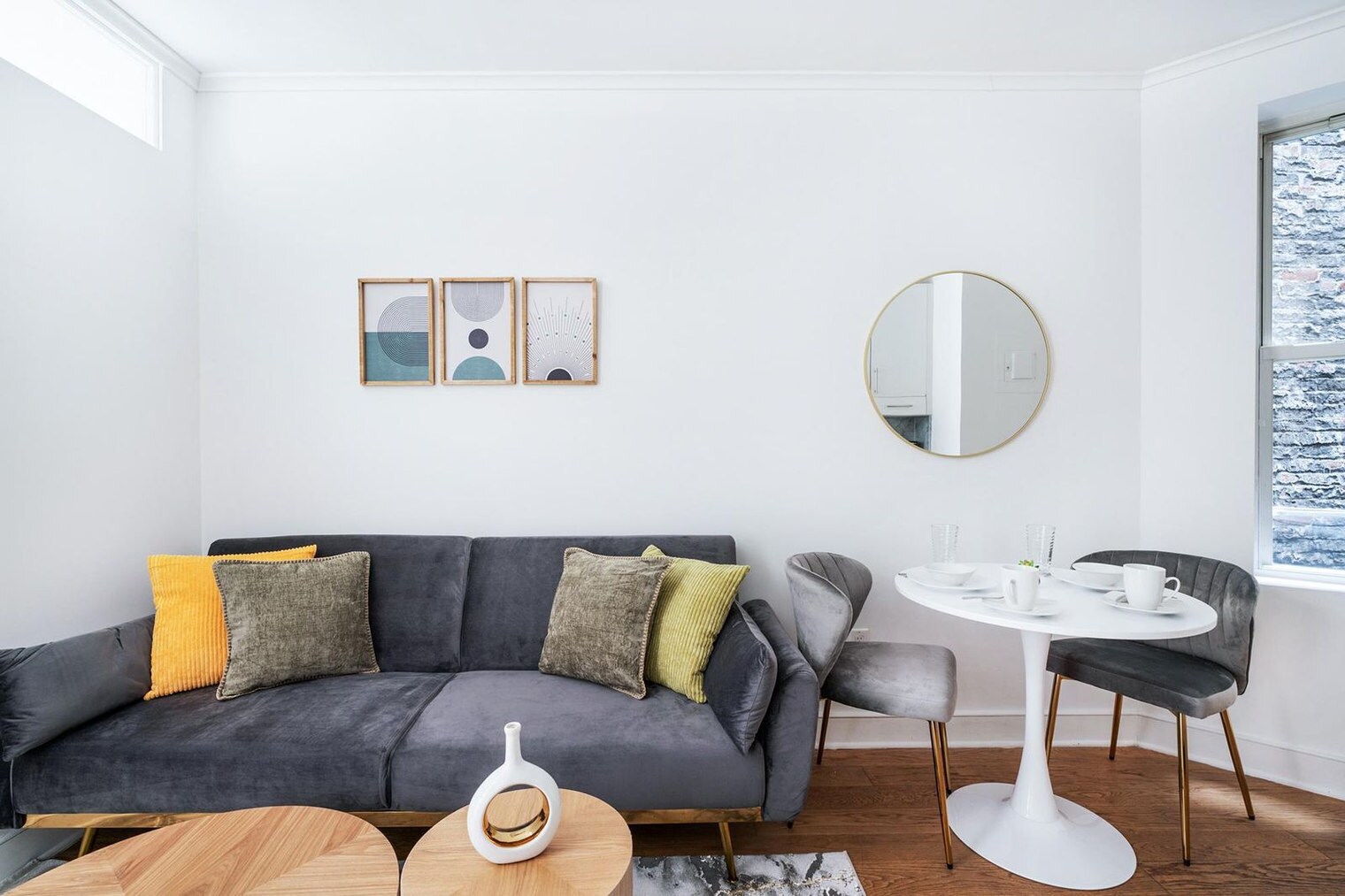 Building Photo - 45 E 33rd St