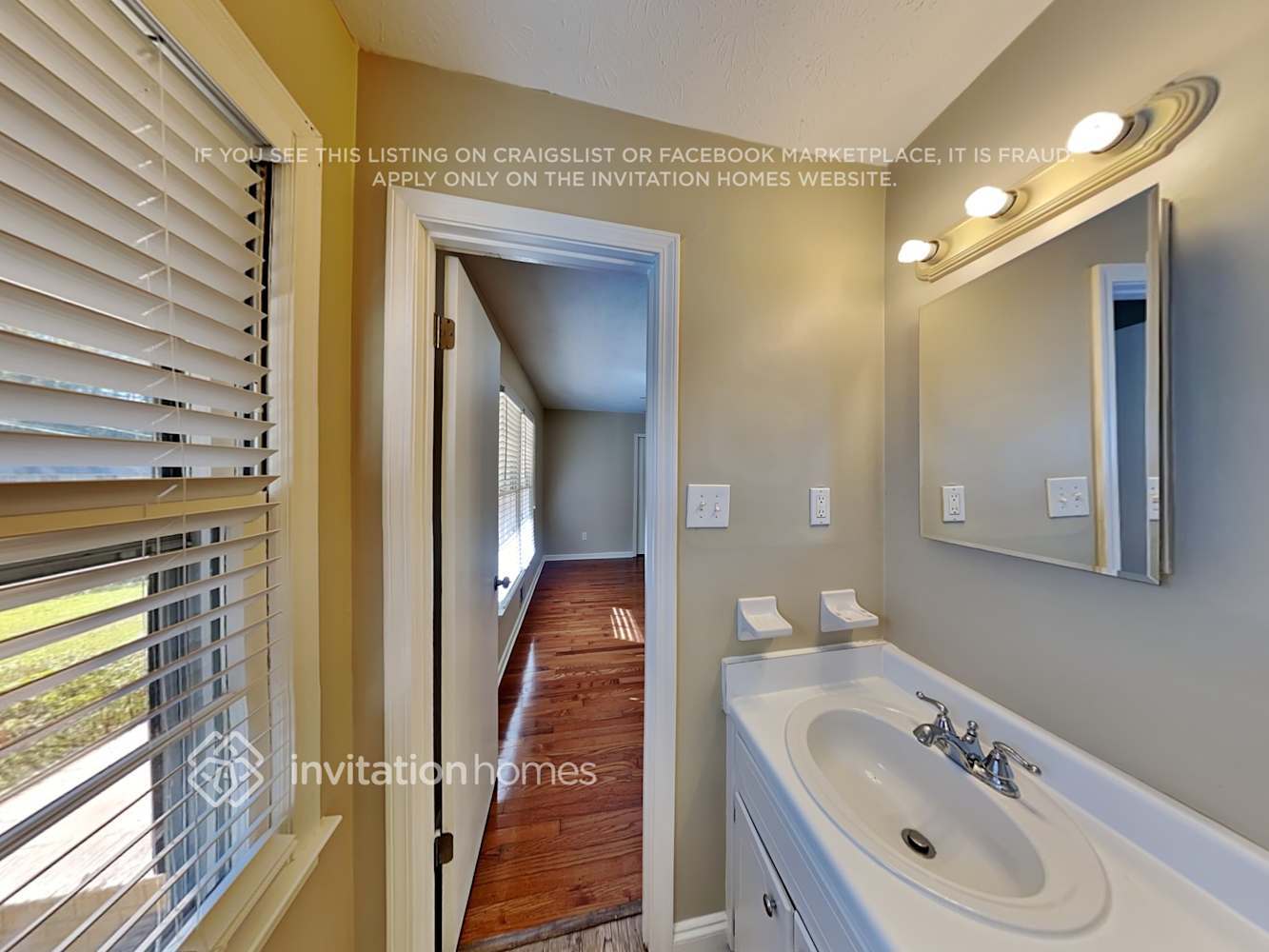 Building Photo - 2631 Kings Cir NW