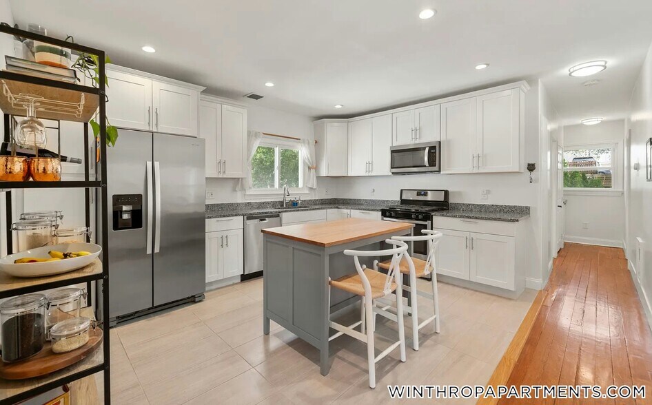 Building Photo - 62 Park Ave