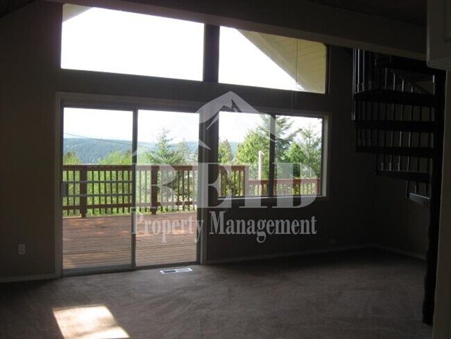 Building Photo - Charming 2-Bedroom Belfair Home