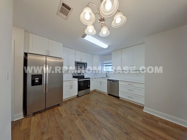 Building Photo - Spacious Dog-Friendly Townhome | Minutes from Eglin AFB & Hurlburt Field