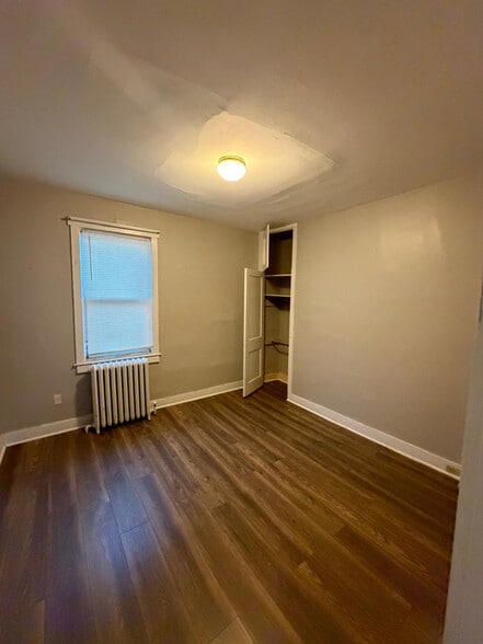 Building Photo - 127 Liverpool Ave