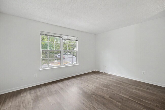 Building Photo - 12102 Green Leaf Ct