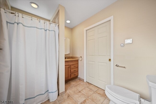 Building Photo - 26 Wostbrock Ln