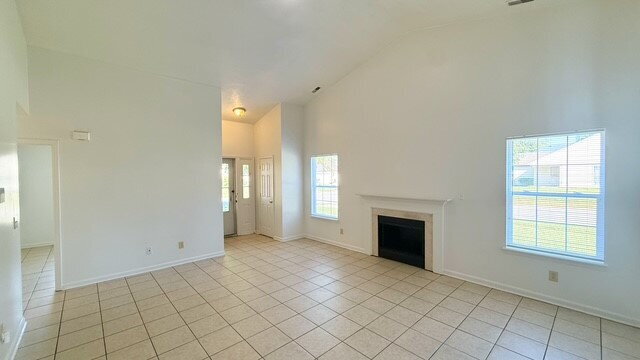 Building Photo - SOUTHSIDE - CHARMING 3 BEDROOM/2 BATH HOME AVAILABLE NOW!