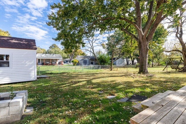 Building Photo - Welcome to this charming home in Newport News "ASK ABOUT OUR ZERO DEPOSIT"