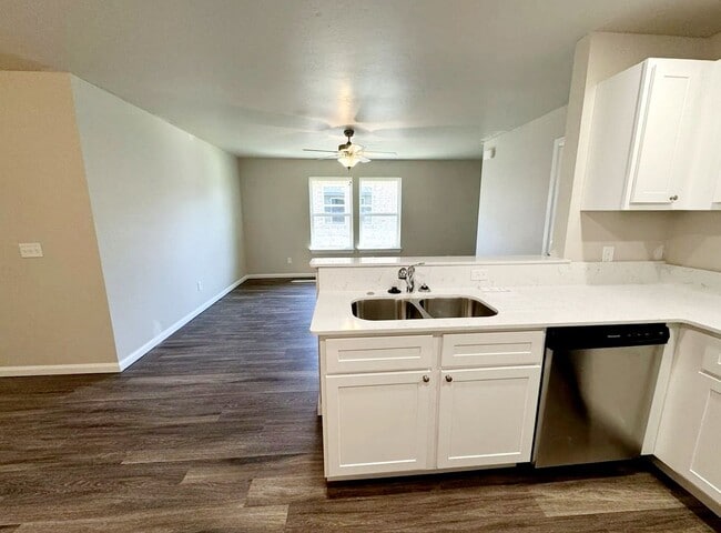 Building Photo - Welcome Home!