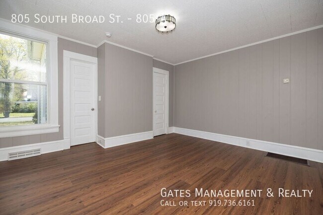 Building Photo - 805 S Broad St