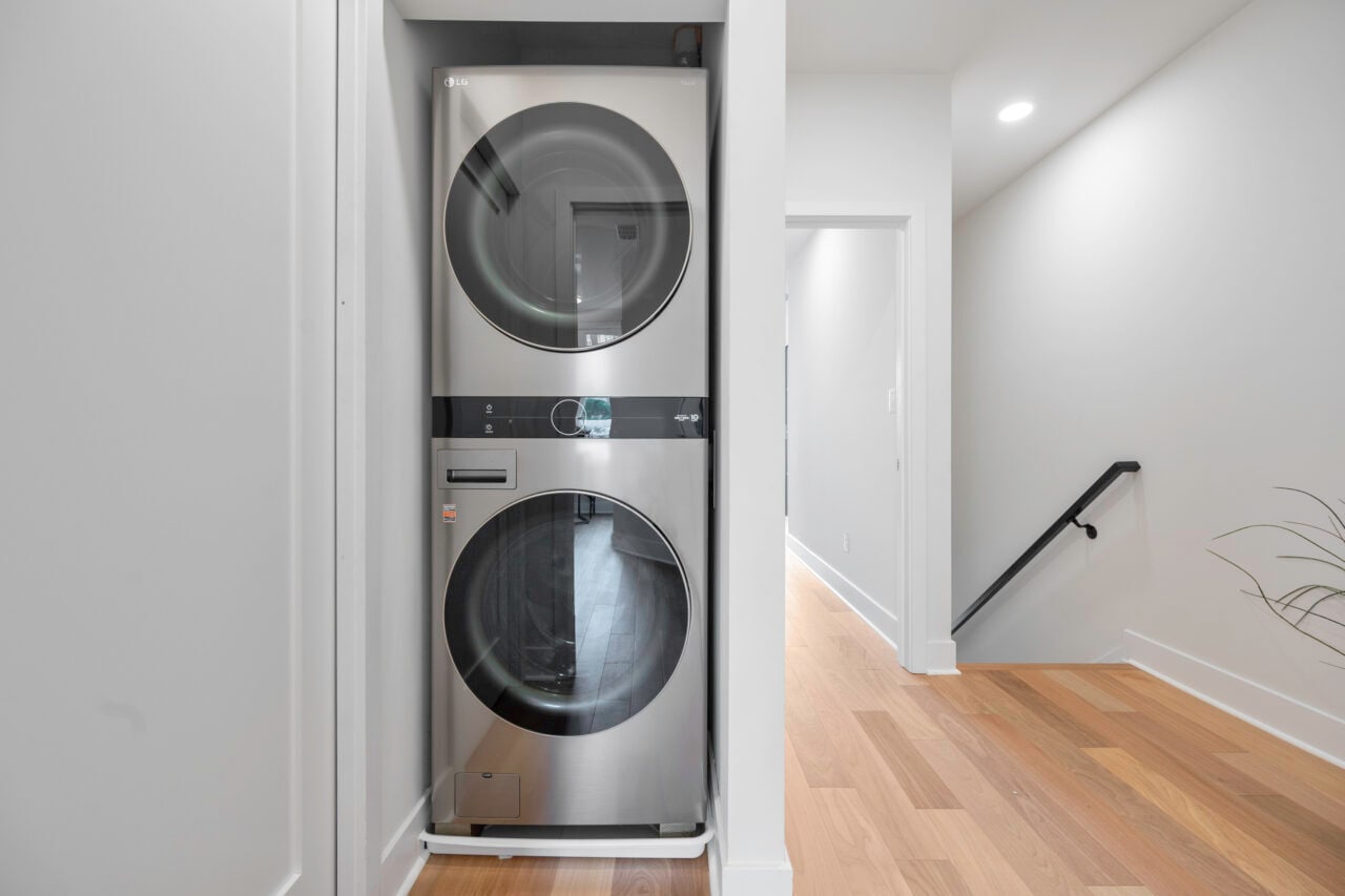 Building Photo - 771 18th St NE