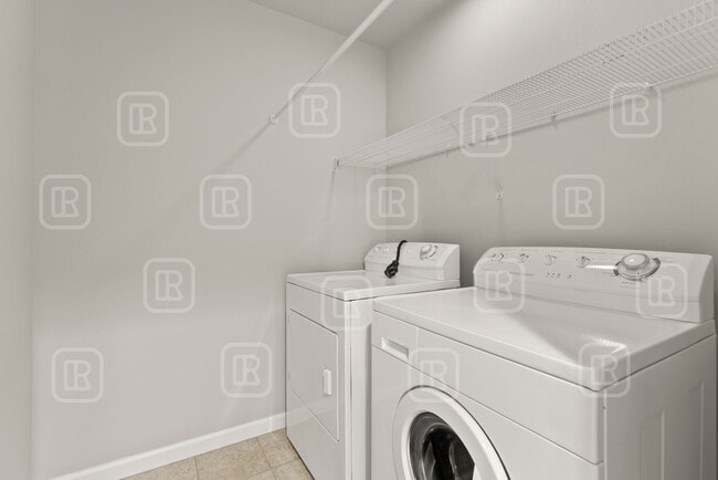 Building Photo - 1840 N Willamette Rd