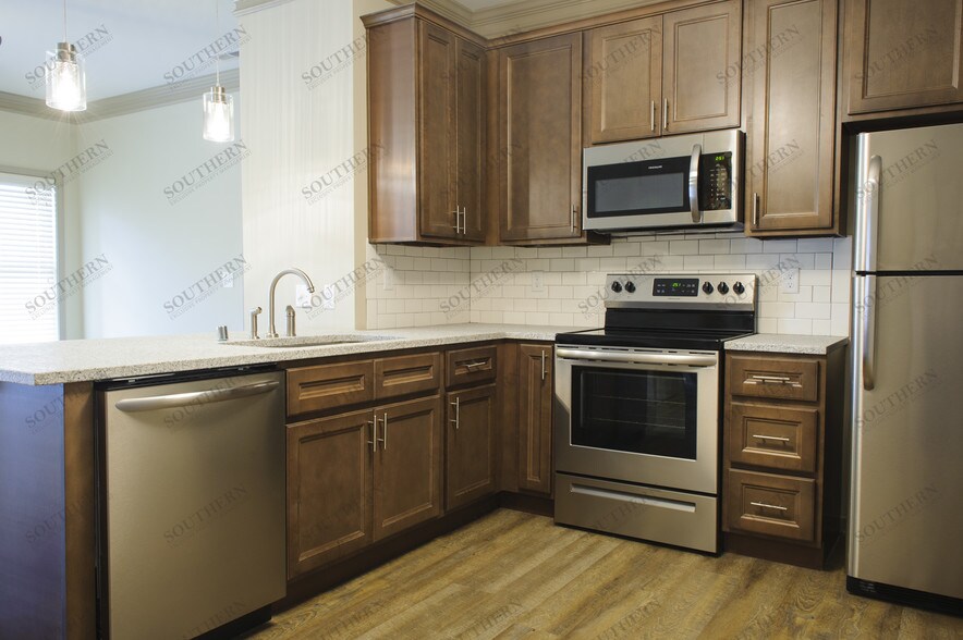 1607 & 1720 US 31W Bypass 1607 US 31 W Byp Bowling Green KY 42101