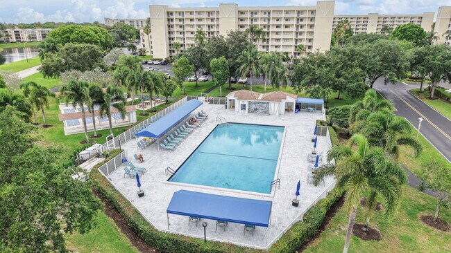 Building Photo - 7260 Kinghurst Dr