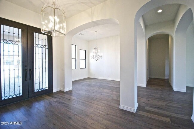 Building Photo - 2836 E Carob Dr