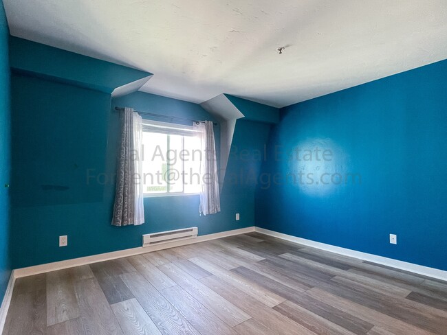 Building Photo - 6400 Christie Ave