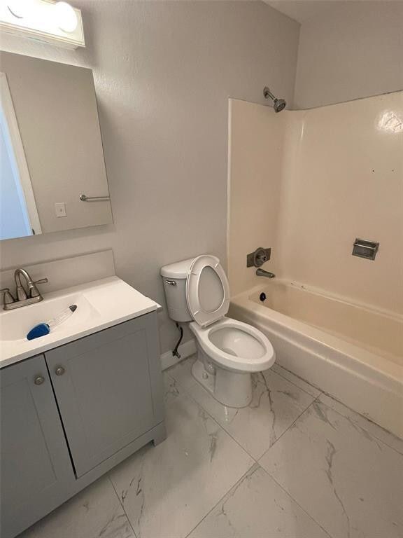 Building Photo - 511 W Kalmia Dr