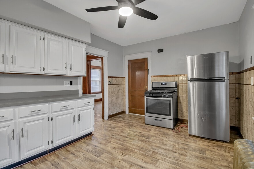 Building Photo - 79 Ideal St