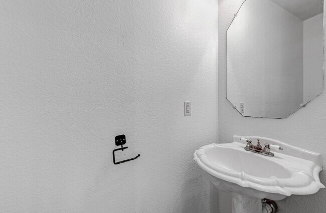 Building Photo - Gorgeous House in Sendera with 4 Bedrooms ...