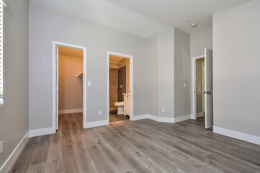 Building Photo - 5159 Mineral Lake Dr