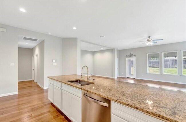 Building Photo - 18102 Humber River Ln