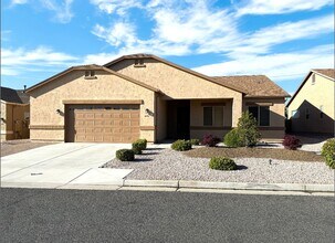 Building Photo - BEAUTIFUL GRANVILLE HOME!