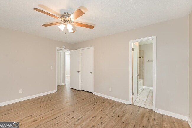 Building Photo - 353 Knollwood Ln