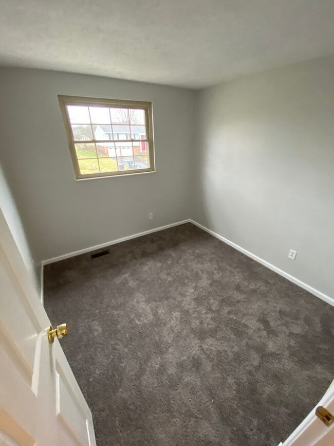 Building Photo - Modern 3-Bed, 2-Bath Home with New Kitchen & Upgrades