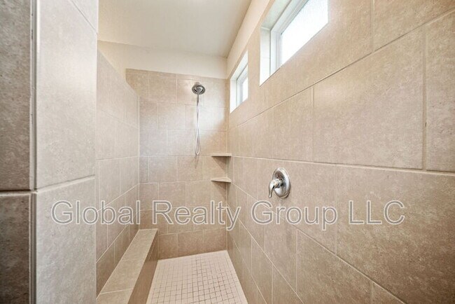 Building Photo - 14947 Cheshire Way