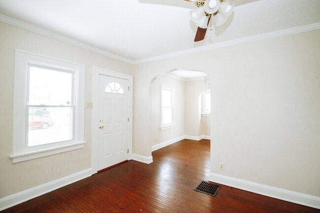 Building Photo - 3342 Jeannette Ave