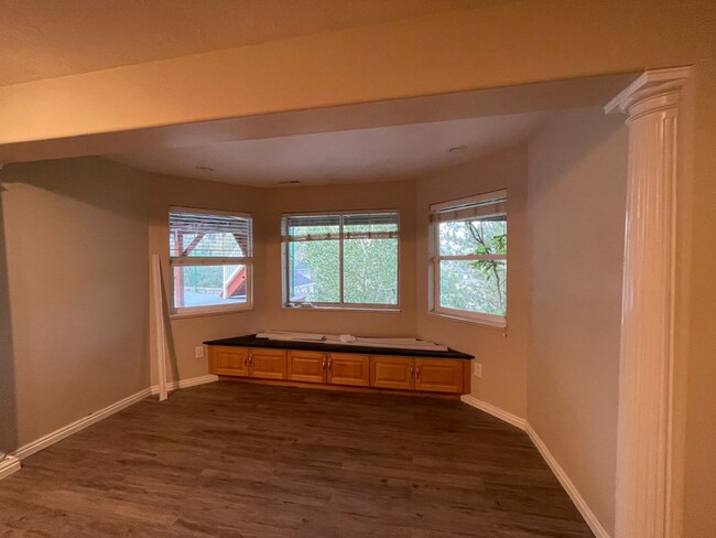 Building Photo - 279 Springridge Dr
