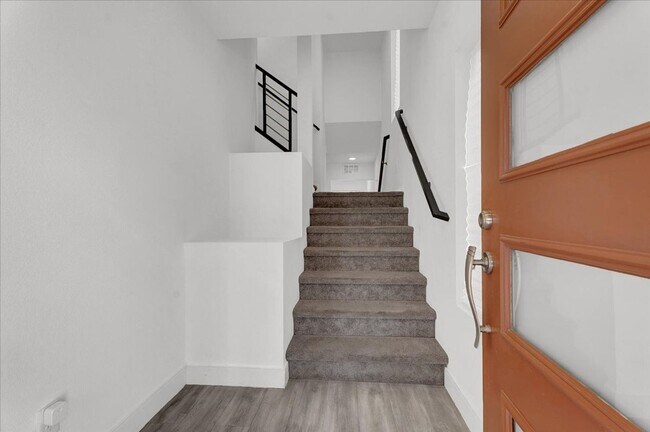 Building Photo - MOVE-IN SPECIAL! 1/2 OFF 1ST MONTHS RENT OAC!