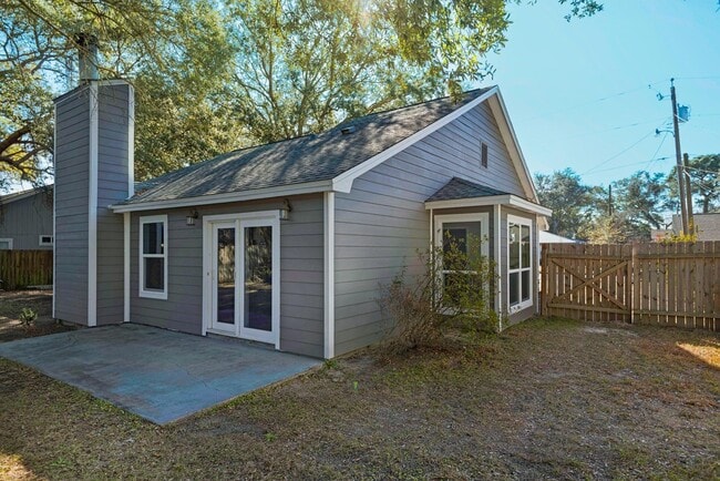 Building Photo - 266 Honeysuckle Way