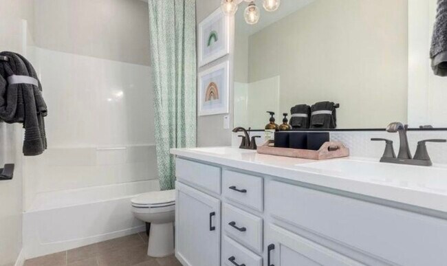 Building Photo - 17976 W Jones Ave