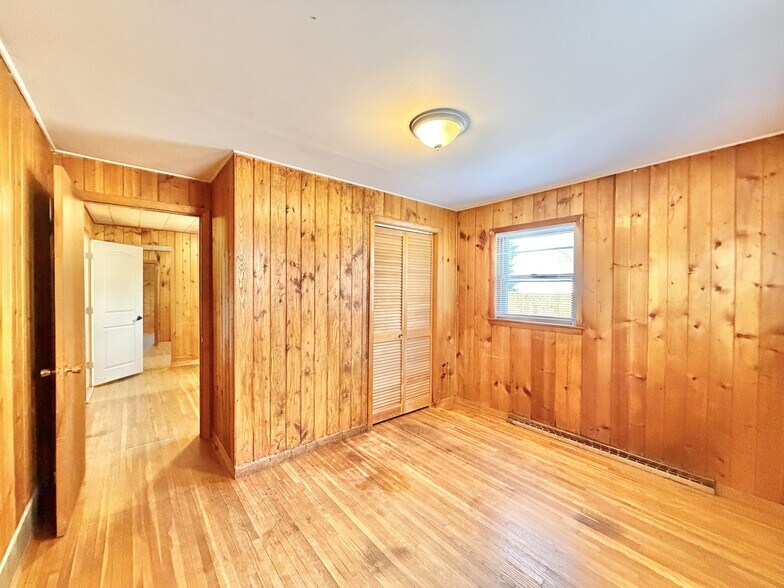 Building Photo - 2041 Gorton St