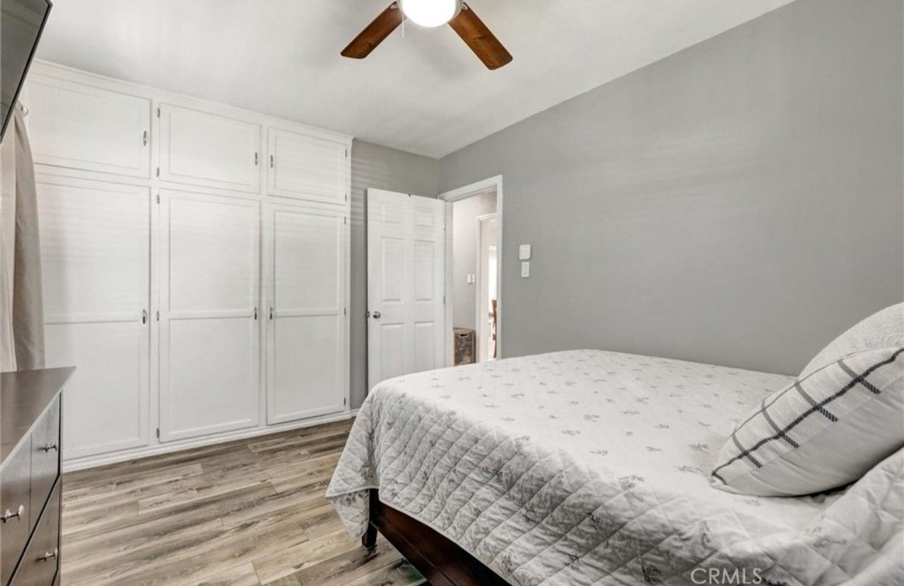 Building Photo - 10337 Garfield Ave