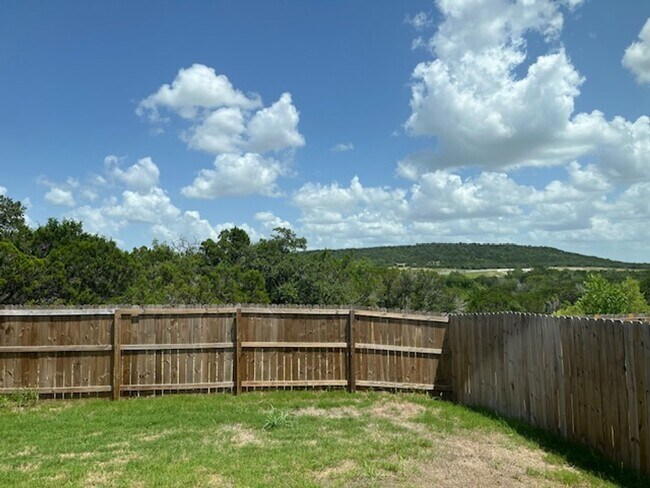 Building Photo - Beautiful Like New Home in Copperas Cove w...