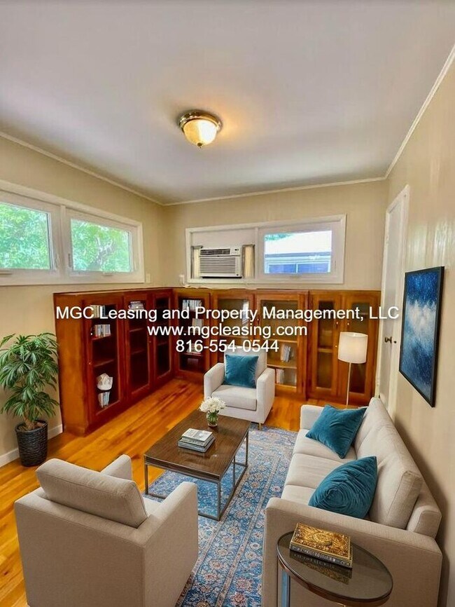 Building Photo - Charming Ranch Style Home Minutes From Downtown Lee's Summit